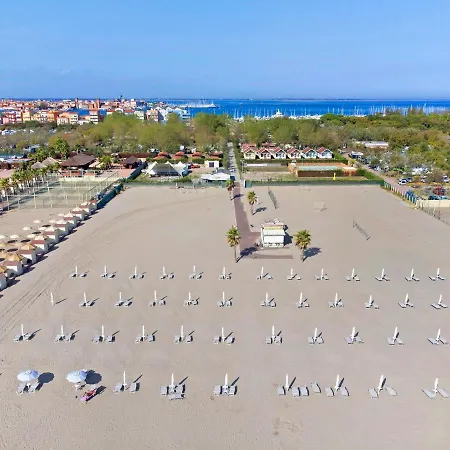 Campsite Camping Grande Italia Vulcano 7 *